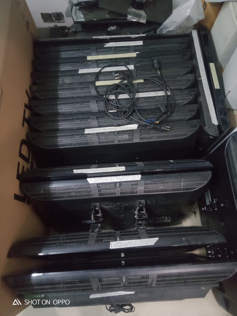 Kunjungan pengecekan unit LCD TV LG di hotel RedTop